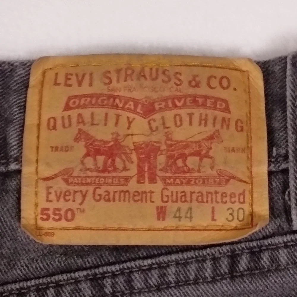 Vintage Levis 550 Relaxed Fit Made in USA Black Wash Jeans Mens 44x30 Fit 42x28